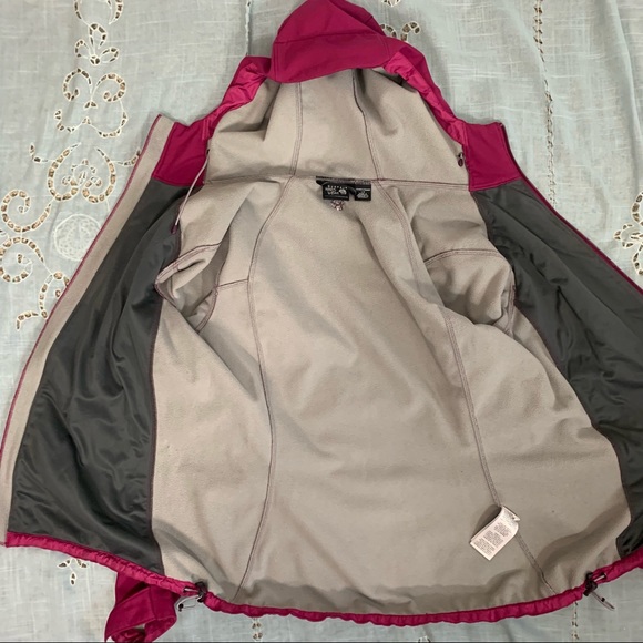 Mountain Hardwear performance jacket - Picture 14 of 15